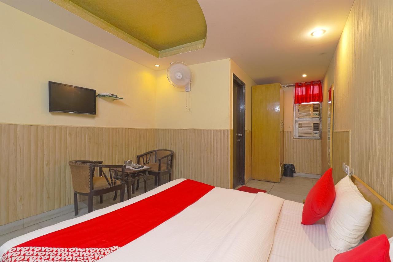 Oyo 834 Shree Balaji Hotel Faridabad Exterior photo